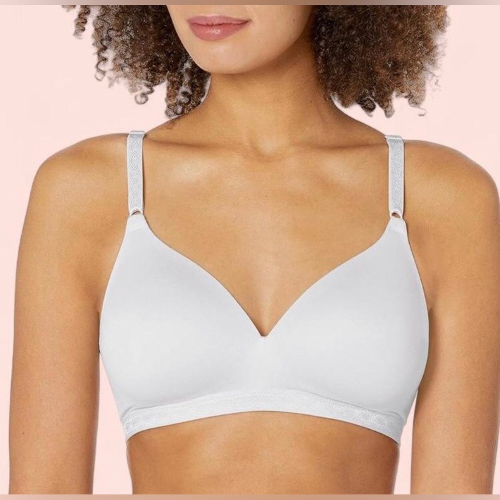 New! $44 Warner’s Cloud 9 - 36A White Bra NWT Super Soft Comfort